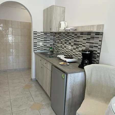 Apollonio & Rhodes Apartment