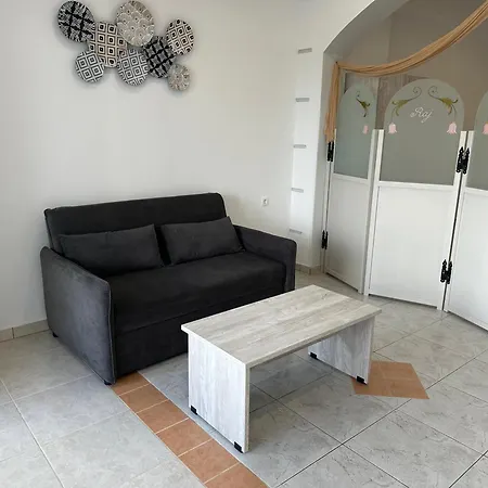 شقة Apollonio Rhodes فاليراكي